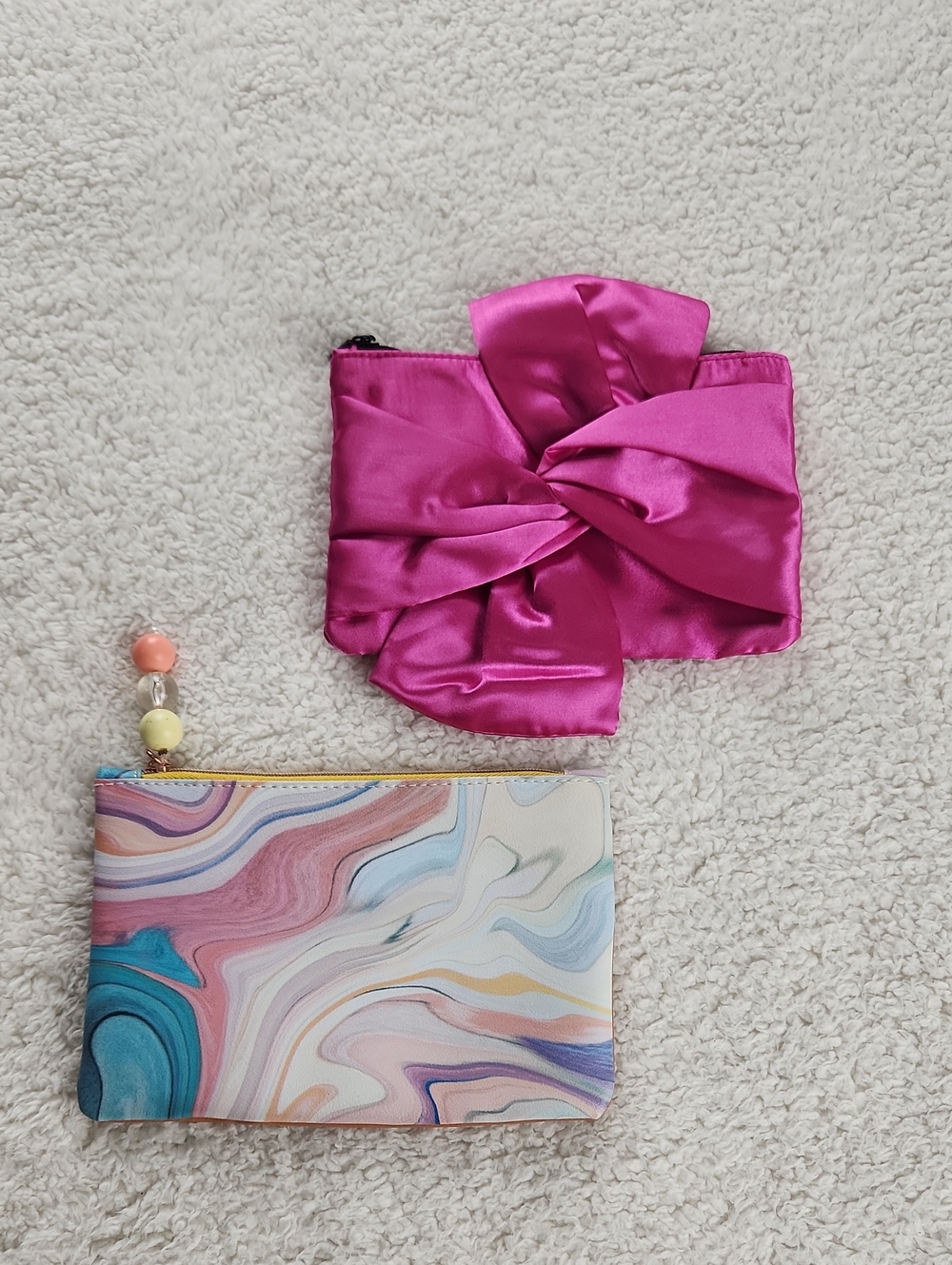IPSY- Set Of 2 Makeup Bags. Marilyn Style And Swirled Paint Look W Beaded Zip